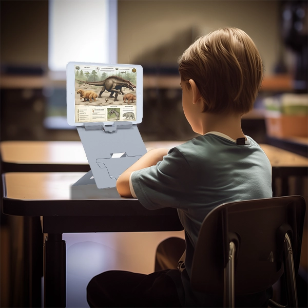 children watching a cartoon on a tablet that’s on the Standivarius Oryx JR