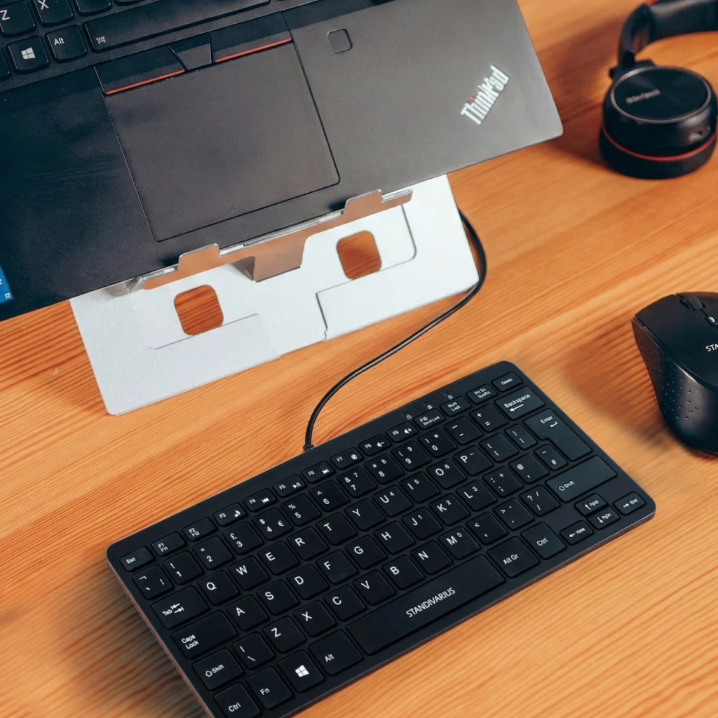 Standivarius Piano II USB compact keyboard with reliable wired USB connection to laptop